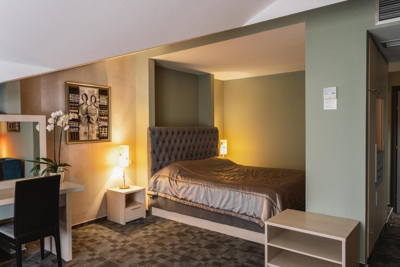 Romantique Veles Hotel Ngoại thất bức ảnh